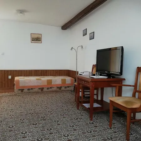 U Kostela Pensión 3*