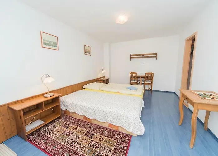 Penzion U Kostela 3*